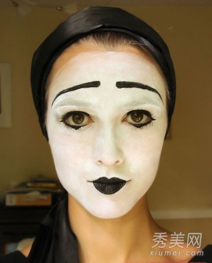 超牛達人每日彩妝新造型 4年間換500張臉