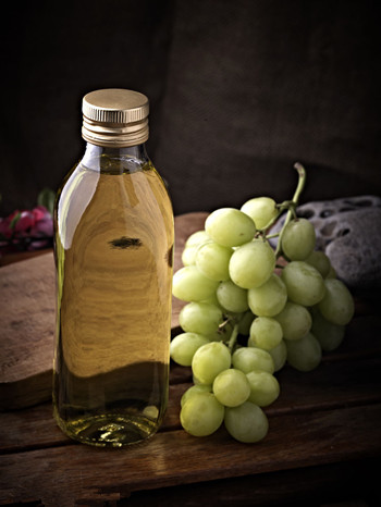 葡萄籽油可以护发吗有什么好处 葡萄籽油护发的方法
