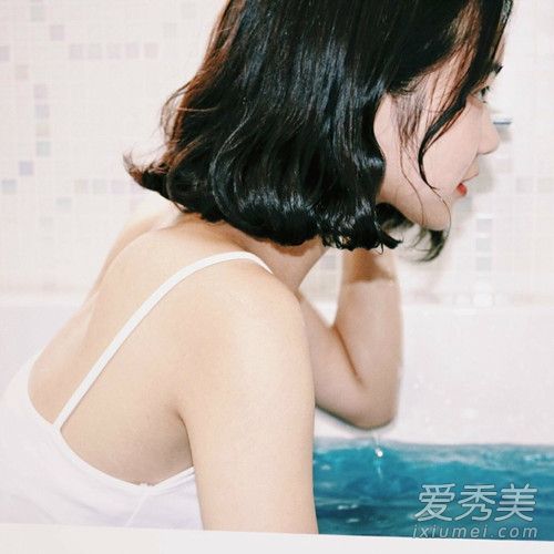 矿泉水可以做水膜吗 怎么用矿泉水做水膜