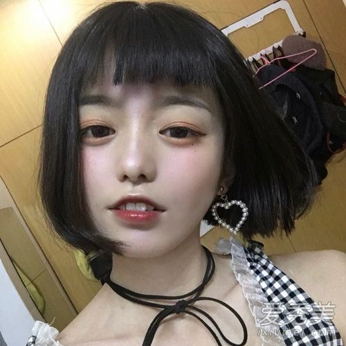 眉上刘海短发型图片 韩国最新露眉毛齐刘海发型