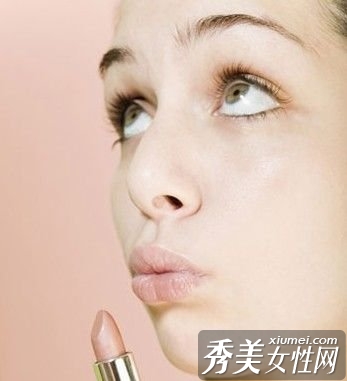 7个小窍门 有效防止口红脱妆