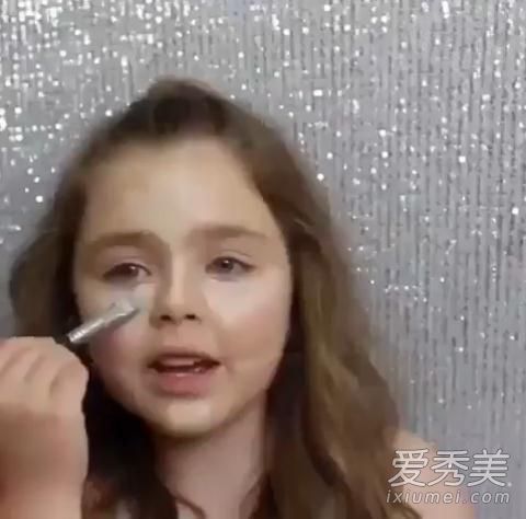 6岁“小芈月”刘楚恬化妆照 萌翻网友！ 小萝莉化妆