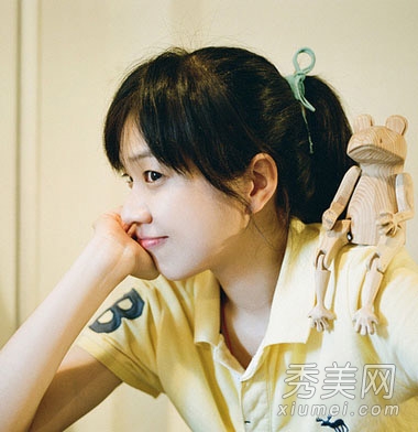 九月清新校园发型 可爱女生甜美不停