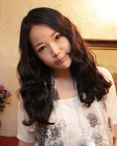 最新韩式女生发型 自然黑色减龄不做作