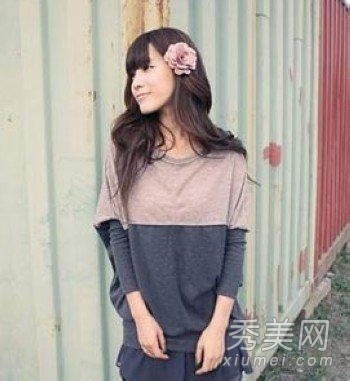 花朵发饰扮靓冬季 戴花的女人魅力足