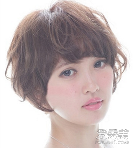 瘦脸发型：6款适合圆脸的短发（图）