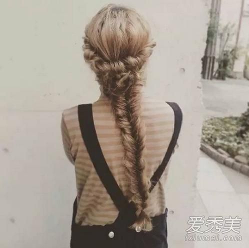 日本妹子为你解锁三股辫的新玩法 再也不怕造型重样了 头发怎么编好看