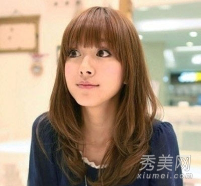 最新齐刘海发型 甜美减龄又瘦脸