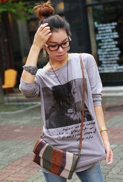 底部的长t恤展示了你的个性风格。