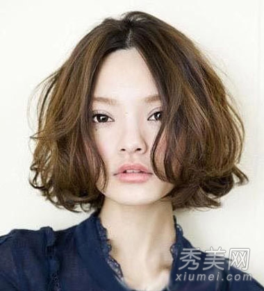 2014流行女生发型 蓬松卷发营造甜美浪漫感