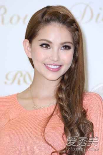 昆凌18日嫁周董 90后女星甜美发型火力全开