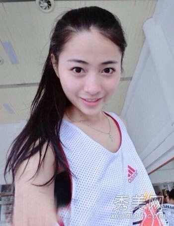 厦门最美班主任爆红 长发大眼清纯可人
