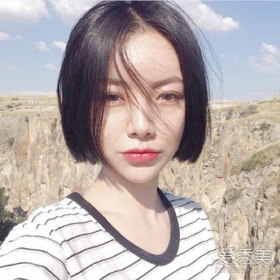 短发过渡期留什么发型好？这些款一定能帮到你 短发留长过渡期发型