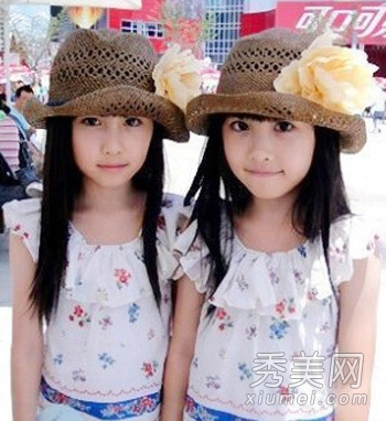 台灣最萌雙胞胎長大 近照發型傻傻分不清