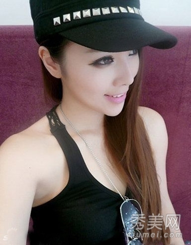 中国最性感女教师朱松花走红 私照发型甜美