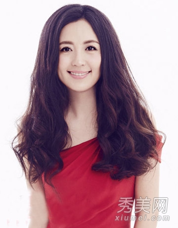 2014流行女生发型推荐 气质卷发最热