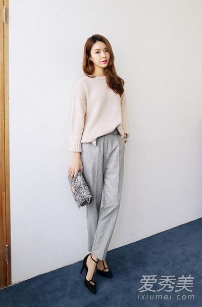 长裤搭配毛衣或衬衫，打造个性化职场着装