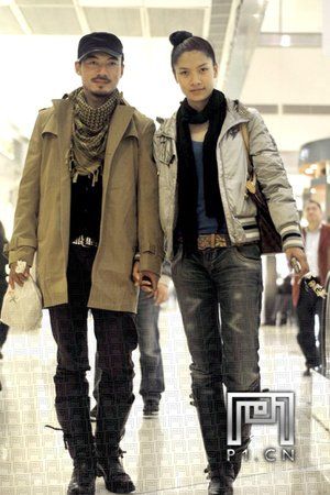 欣赏他人独特的个性和情侣装