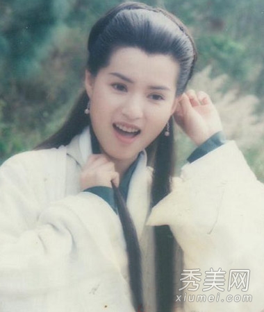 李若彤19年后再扮小龙女 超仙旧照发型回顾