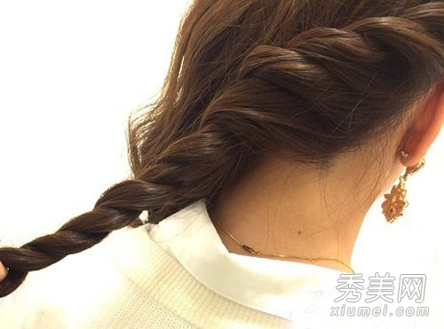 夏季长卷发简易扎法 快速盘发做清凉美人