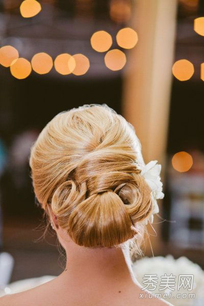 10款最适合户外婚礼的新娘发型