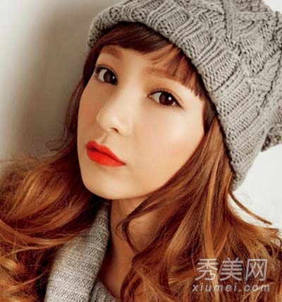 2013最显气质女生中长发 微卷更动人