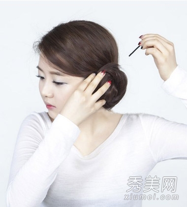 可爱韩式耳罩扎发教程 时尚保暖兼备