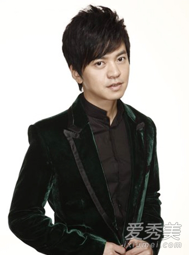 《我是歌手3》李健发型 文艺男最爱斜刘海