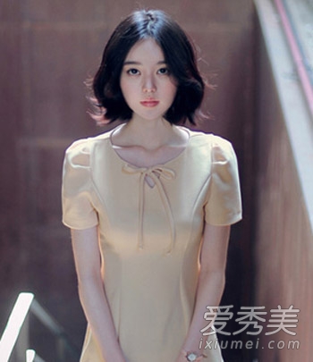 夏季女生短发发型 简约设计时尚清凉