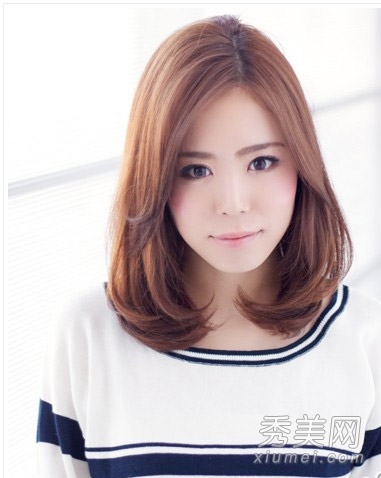 最新女生流行卷发推荐 有层次更修颜