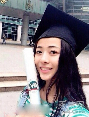 厦门最美班主任爆红 长发大眼清纯可人
