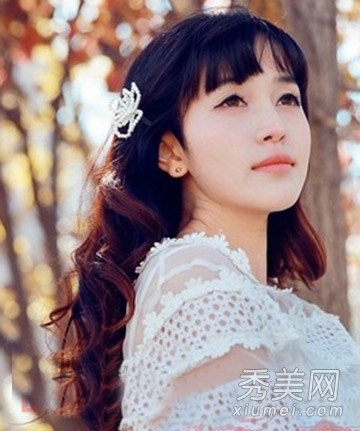 夏季什么发型好看 迷人卷发气质首选