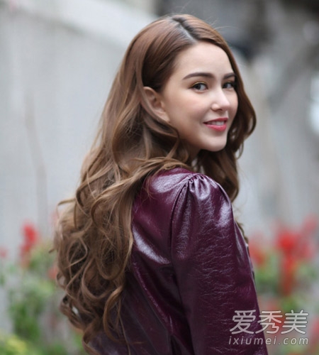 昆凌写真发型合辑 长发飘飘气质佳