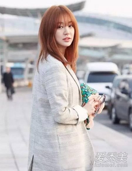 2015韩国女星发型街拍 齐刘海与服饰搭配技巧齐刘海女生穿衣搭配