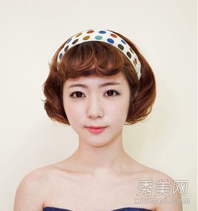 爆甜美的韩式短卷发 立变甜心公主