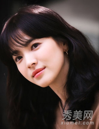 宋慧乔成韩国最美童颜 30+女星减龄发型PK