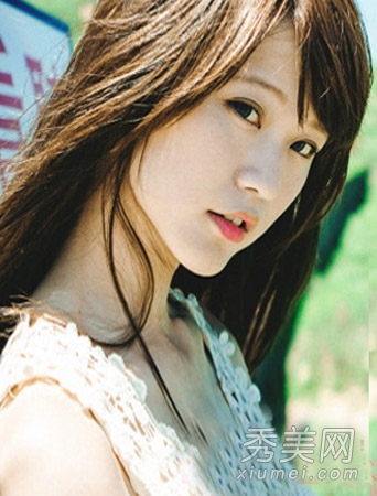 春季好看长直发发型图片 自然系唯美动人