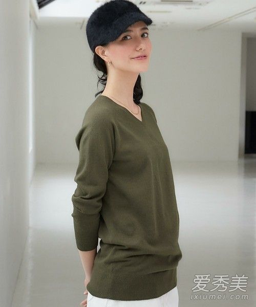 冬天流行的卡其让你变得美丽。