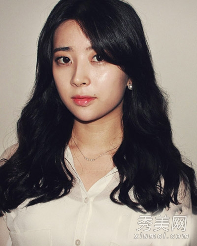 最新韩式女生发型 自然黑色减龄不做作
