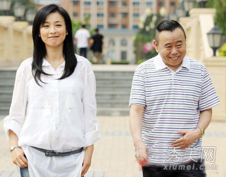 《男媒婆》热播 张庭中长发复出演绎轻熟女