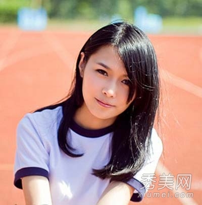 2013最显气质女生中长发 微卷更动人
