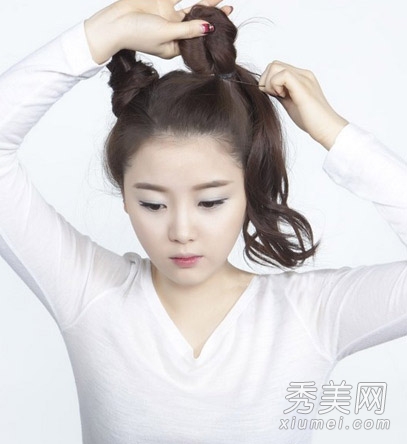 冬季长发怎么扎好看 学水果姐哪吒头超减龄
