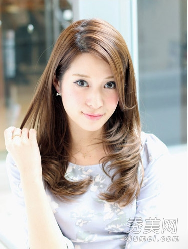 Copy女神发型 气质长卷发最迷人