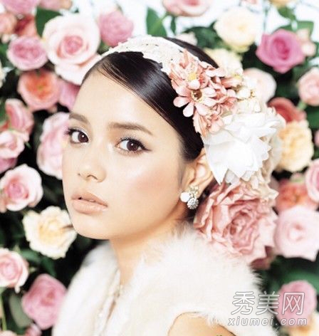 2012最新新娘发型推荐 甜美浪漫