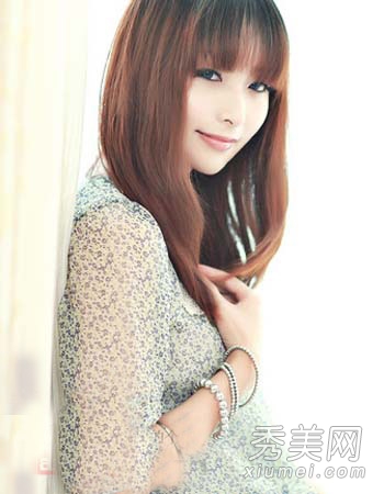 流行韩式中长发图片 直发清新更减龄