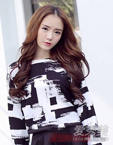 2015春季女生长发 刘海搭配时尚吸睛