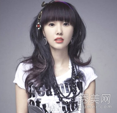 2013秋季长卷发 淑女范引领最新时尚