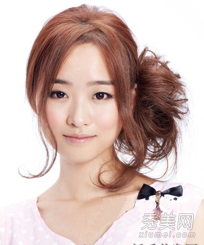 卷发做盘发 蓬松慵懒最有女人味