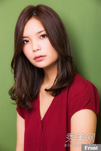 今年流行什么发型 清新短卷发瘦脸最百搭