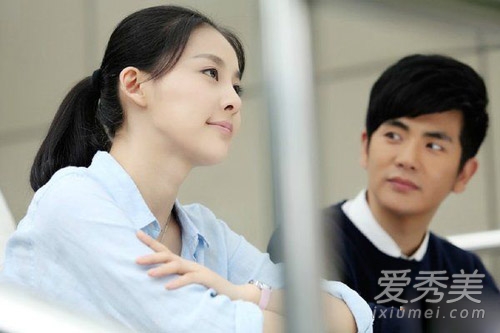 《妻子的谎言》贾青 清纯发型成新收视女王
